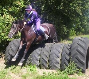 Myfanwy%20XC%20Training%20Aug%2005.JPG
